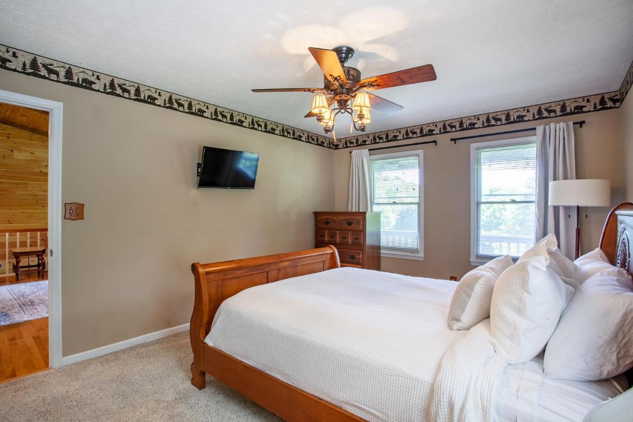 Ole Smoky Bnb - Game Room, Hot Tub, Mtn Views! Pigeon Forge Exterior foto