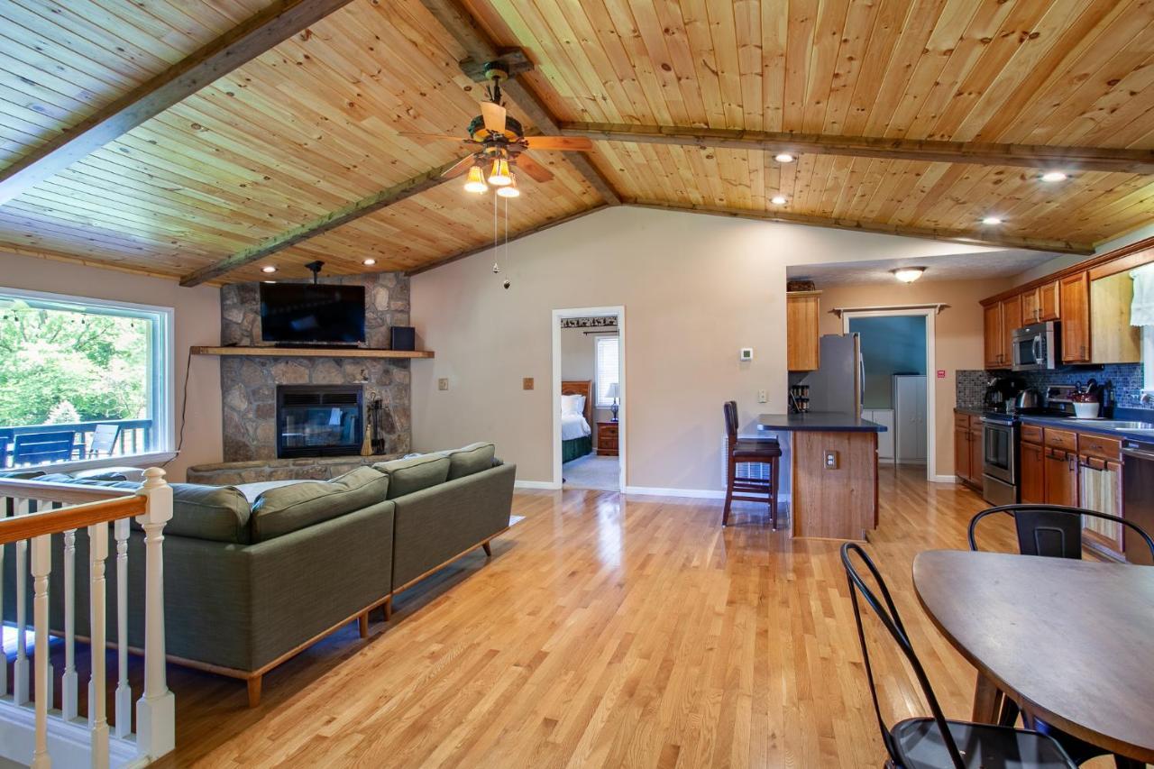 Ole Smoky Bnb - Game Room, Hot Tub, Mtn Views! Pigeon Forge Exterior foto