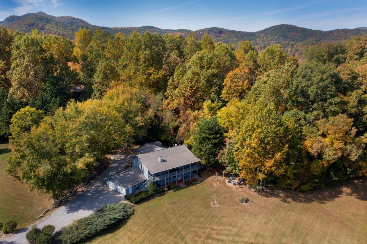 Ole Smoky Bnb - Game Room, Hot Tub, Mtn Views! Pigeon Forge Exterior foto