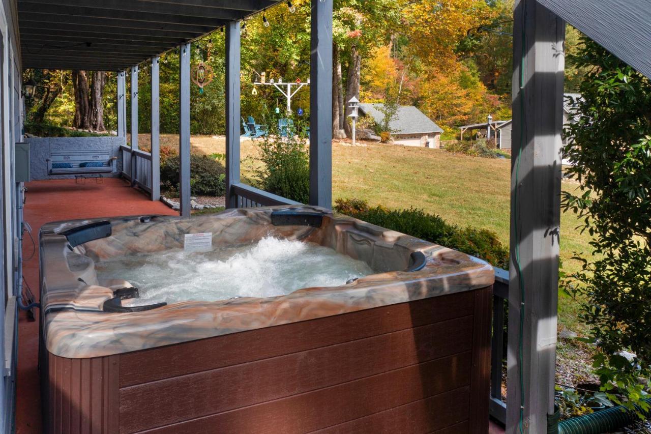 Ole Smoky Bnb - Game Room, Hot Tub, Mtn Views! Pigeon Forge Exterior foto